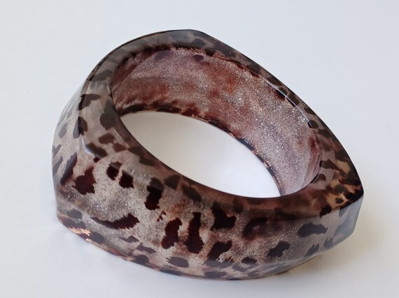 Chunky Triangular Leopard Print Glitter Bangle - image 4