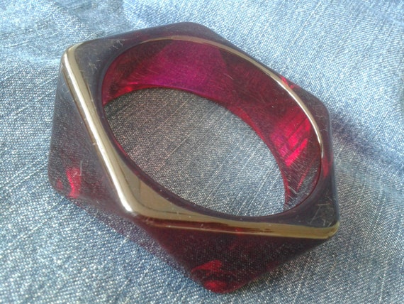 Dark Raspberry Red Geometric Perspex Bangle - image 3
