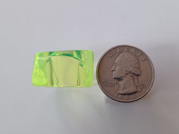 Fun Neon Yellow Asymmetric Plastic Ring - image 7