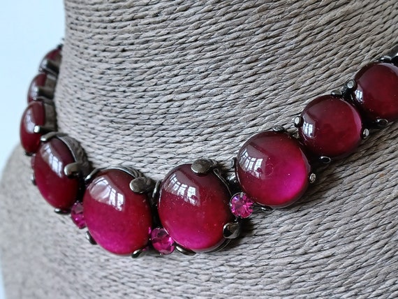 Extraordinary Raspberry-coloured Choker Necklace - image 5