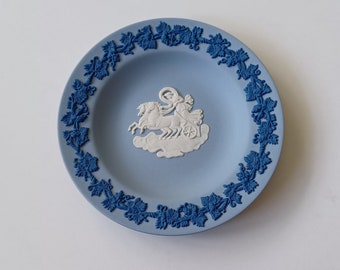 Lovely Tri-Colour Wedgwood Blue Plate with Classical Design