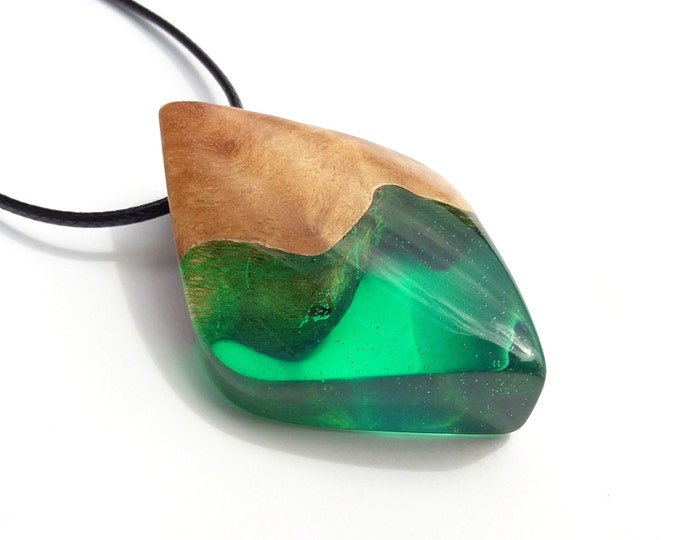 Resin Wood Necklace, Epoxy Resin, Wood Resin Jewelry, Resin Jewelry