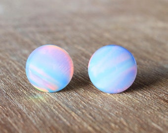 orecchini arcobaleno in corda macramè magenta, lilla e verde acqua