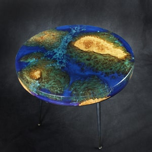 Mesa de centro oceano, mesa de resina epóxi azul, arte artística de mesa lateral, decoração moderna para casa, mesa de rio de resina, mesa de centro de madeira maciça
