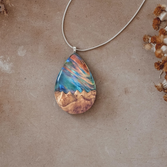 Montain Necklace with Color Montain Necklace with Color