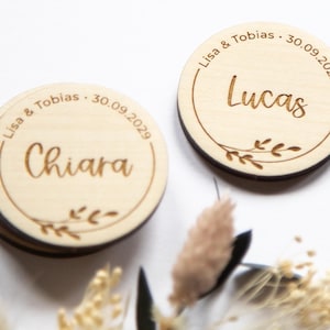 Cartão de lugar de madeira, presente para convidados e decoração de mesa personalizada para casamento