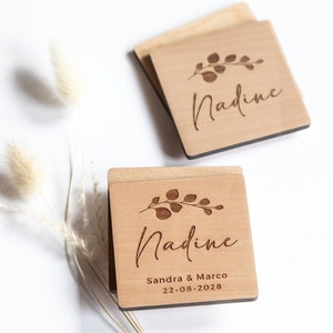 Plaque nominative en bois, marque-place et cadeau de mariage