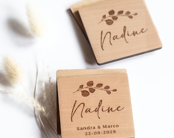 Wooden name tag, place card and wedding favor