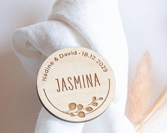 Wooden magnet with name, personalized place card and party favor