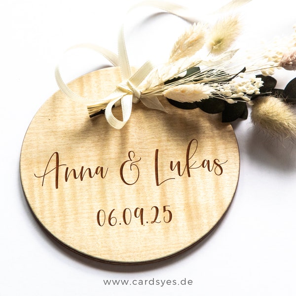 Ringkissen Holz, Ringscheibe mit Lasergravur personalisiert, Eheringhalter Holzscheibe mit Trockenblumen