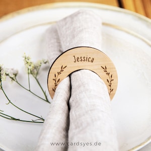 Serviettenringe aus Holz, Personalisierte Namenskarten für Eure Hochzeit
