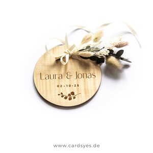 Almohadilla de anillo de boda personalizada, soporte de anillo de madera con flores secas imagen 4