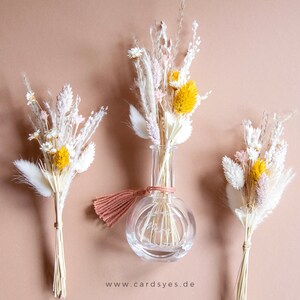 Dried flowers in a mini vase with individual engraving: Perfect as a wedding decoration or as a small gift image 2