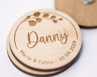 Personalized wooden magnet wedding favor, wooden place card, wedding decoration