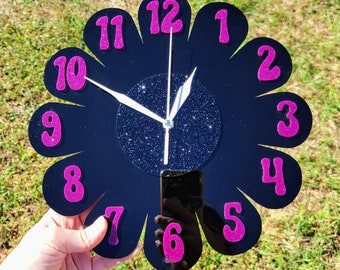 Retro Vintage 1970s Inspired Daisy Wall Clock - Funky Wall Clock - Retro Clock - Flower Power - Nursery Clock - Kitchen Clock - Pastel Clock