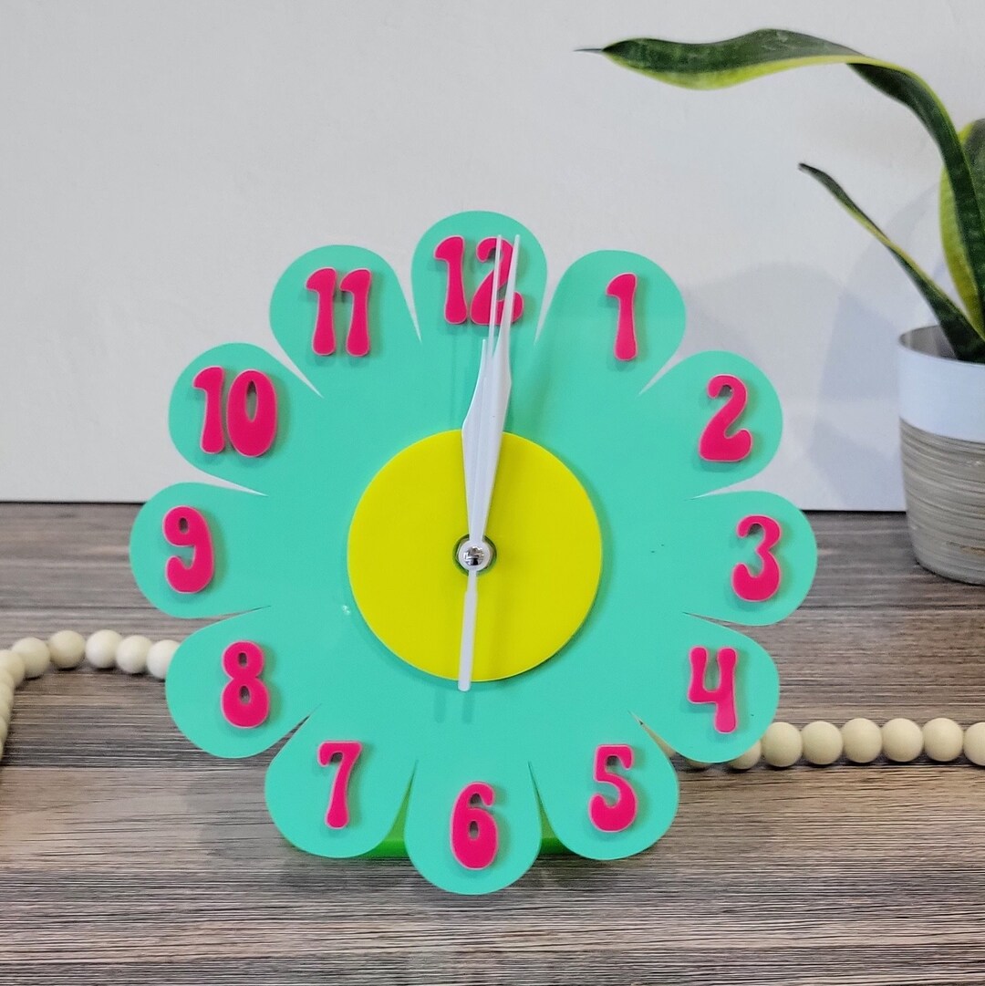 Retro Vintage 1970s Inspired Daisy Desk Clock Funky Desk Clock Retro Clock Flower Power Nursery