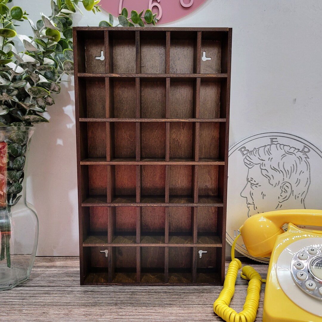 Trinket display shelf deals