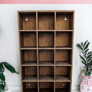 Estante de exhibición de madera con 15 compartimentos - 3x3 - Estante para baratijas - Gabinete de curiosidades