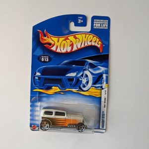 Vintage Hot Wheels 2001 First Editions Midnight Otto Collector's