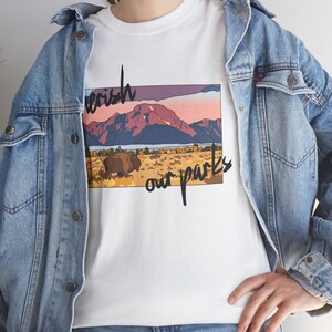 Schätzen Sie unsere Parks Unisex-T-Shirt, schützen Sie unsere Nationalparks, Naturliebhabergeschenk, Outdoor-Enthusiast-Shirt, Wandern, Nationalpark-Grafik-T-Stück