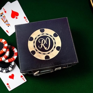 Gepersonaliseerde pokerset | Op maat gemaakte leren pokerkoffer | Gokker | Kaartspellen | Jubileumcadeau | Kerstmis | Pokerboxfiches | Bruidsjonkers