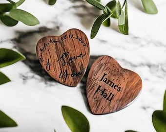 Custom Engraved Heart-Shaped Wood Guitar Pick - Personalize Your Melody with a Unique Wooden Plectrum for Musicians