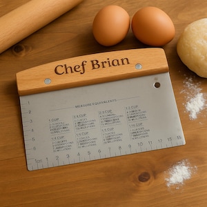 Personalized Bench Scraper / Dough Cutter – Custom Engraved Wooden Handle | Customized Flat Top Grill Chopper Scraper | Quality Kitchen