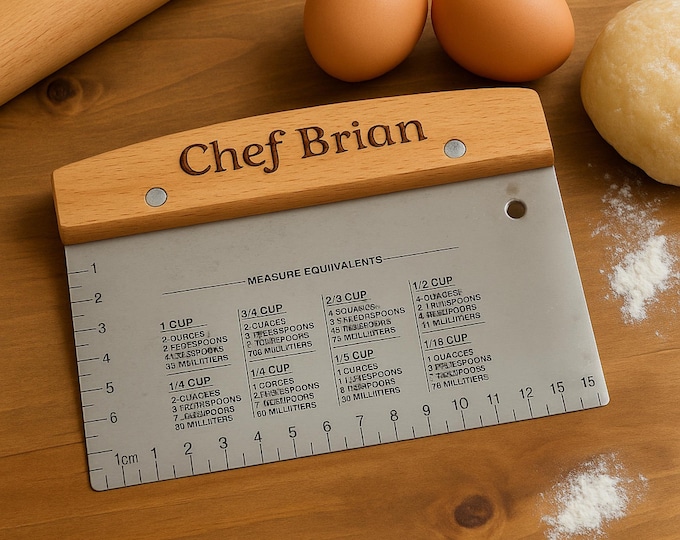Personalized Bench Scraper / Dough Cutter – Custom Engraved Wooden Handle | Customized Flat Top Grill Chopper Scraper | Quality Kitchen
