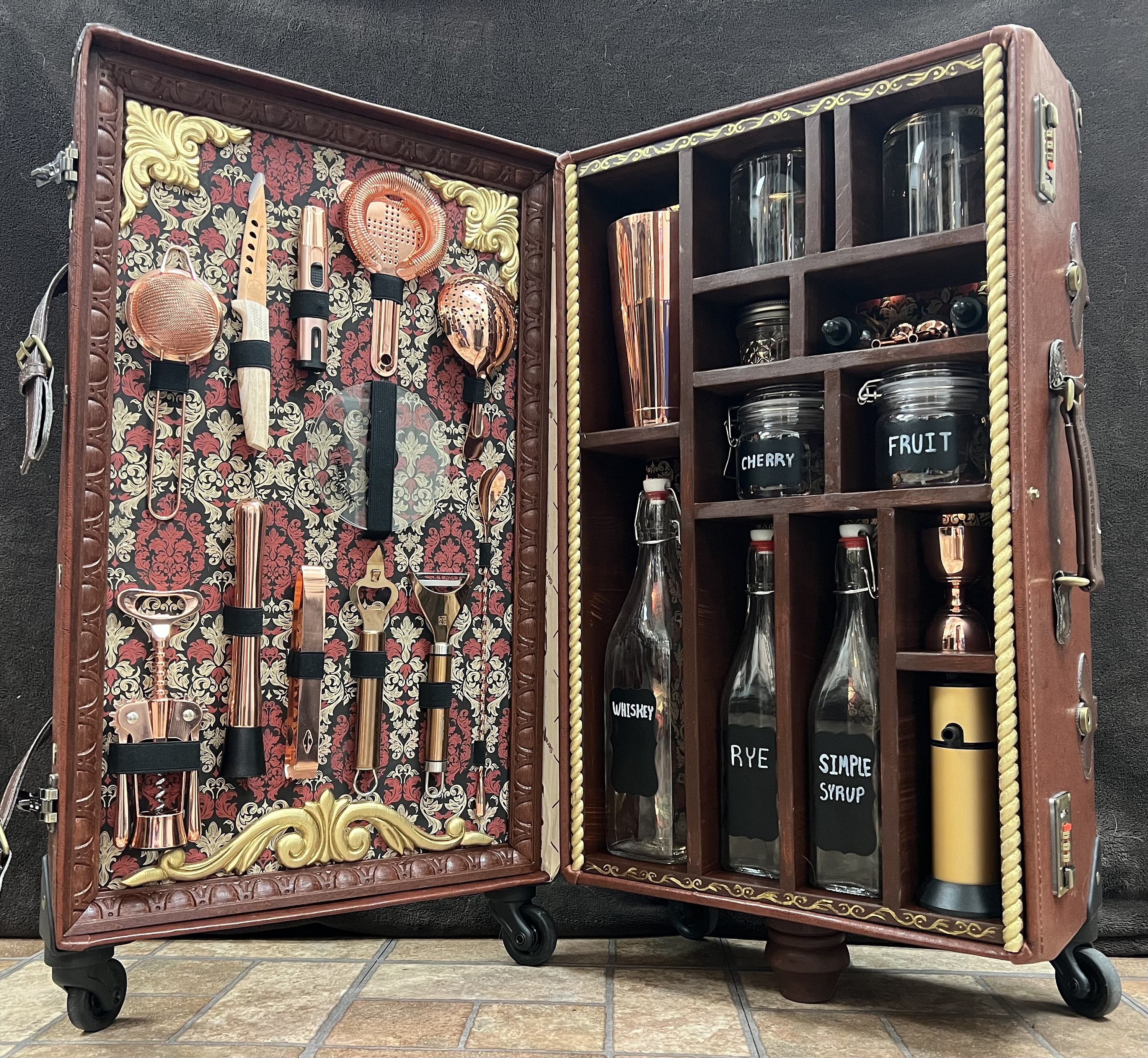 LOUIS VUITTON. A VERY FINE WARDROBE TRUNK WITH HUMIDOR AND DISPLAY SHELVES,  CUSTOMIZED BY BERNARDINI LUXURY VINTAGE