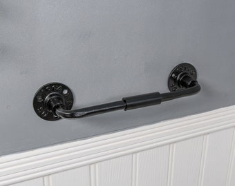 Black towel rail Industrial bathroom towel holder Cast iron towel bar Kitchen towel rack Bathroom décor Steampunk bathroom accessory Pipe WC