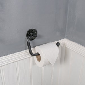 Industrial toilet roll holder Vintage toilet paper holder Metal steel cast iron wall mounted bathroom fitting Steampunk toilet roll storage.