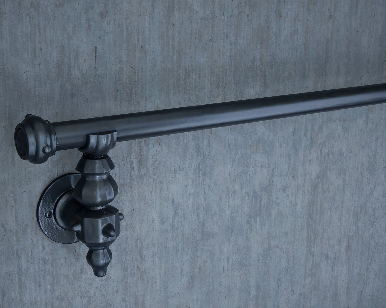 Black Metal Curtain Rail Wrought Iron Wall Mounted Vintage Curtain Rod ...