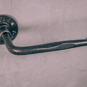 Industrial toilet roll holder | Vintage toilet paper holder | wall mounted | bathroom toilet roll storage |