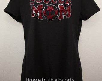 T-shirt ou sweat à capuche avec strass Soccer Mom (8,25 x 5 po.) - 6 modèles au choix - Livraison gratuite aux États-Unis