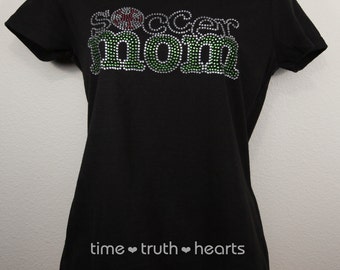 T-shirt ou sweat à capuche avec strass Soccer Mom (9,25 x 4 po.) - 6 modèles au choix - Livraison gratuite aux États-Unis
