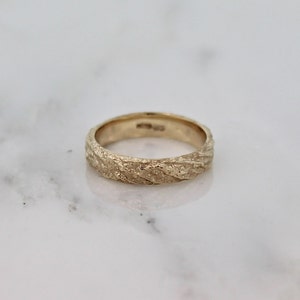 Unique Gold Wedding Ring Mens, Yellow 5mm Mountain Ring by WoodenGold zdjęcie 5