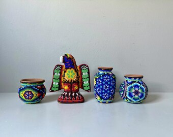 Huichol Perlen Adler Kleine Töpfe // Mexikanische Volkskunst Blumen Blau Gelb Rot Peyote Schlange Hirsche Korn Ton Glasperlen