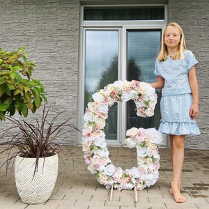 Letra personalizada de 75 cm/30 pulgadas, letra de flor, número de flor independiente, letras de cumpleaños, accesorio fotográfico de cumpleaños, letras para exteriores, fondo