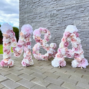 Decoración de boda en tonos crema y rubor, letras de flores grandes, decoración de mesa de postres para bodas, decoración de despedida de soltera, decoración personalizada para la entrada de la boda