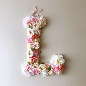 Letras personalizadas para guardería Letras de flores Decoración grande para dormitorio Decoración floral para pared Decoración de pared personalizada Baby Shower Floral Inicial
