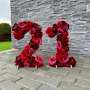 Numeri floreali grandi Decorazione floreale rossa Lettere floreali Dolce 16 foto accessorio Decorazione da tavolo per il 21° compleanno Composizione floreale di rose rosse