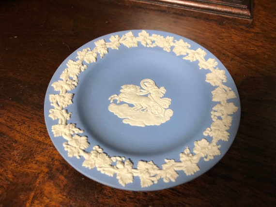 Vintage Wedgwood Coin / Trinket Dish with Mytholog