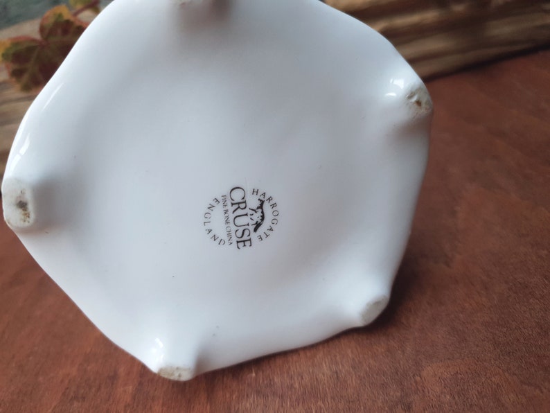 lidded trinket decorated with Iris flowers pill box Harrogate CRUSE fine bone china trinket box ring box