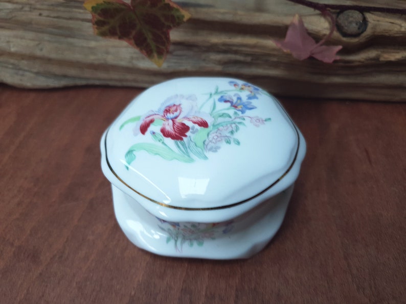 lidded trinket decorated with Iris flowers pill box Harrogate CRUSE fine bone china trinket box ring box
