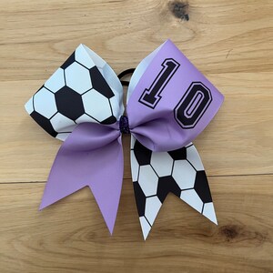 Custom Soccer bow made in your team colors. Price listed is per bow. Soccer , custom bow, team bows, Soccer bow, custom soccer bow bild 3