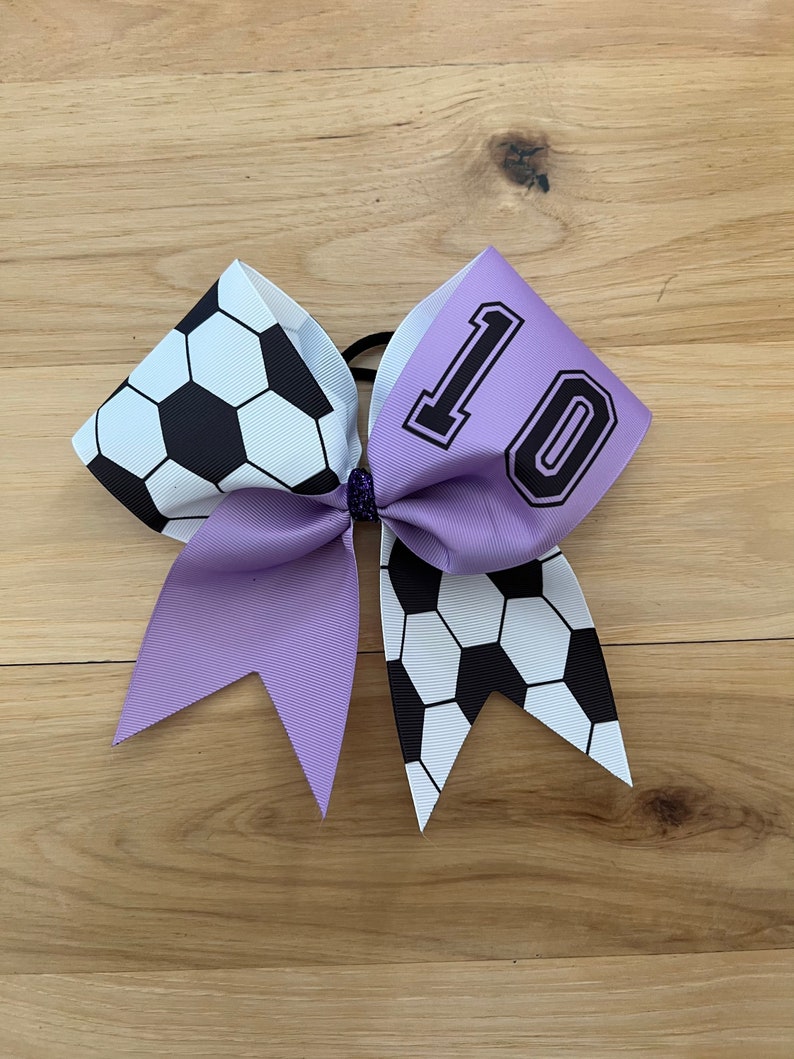 Custom Soccer bow made in your team colors. Price listed is per bow. Soccer , custom bow, team bows, Soccer bow, custom soccer bow bild 3