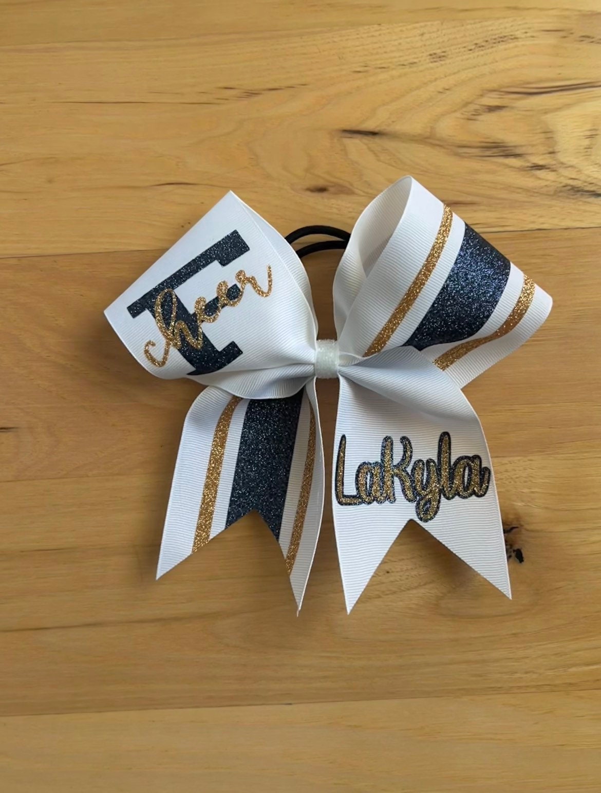 How to put text on a cheer bow with Lisa Pay 
