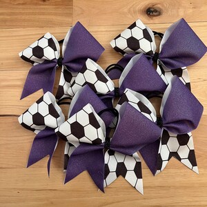 Custom Soccer bow made in your team colors. Price listed is per bow. Soccer , custom bow, team bows, Soccer bow, custom soccer bow bild 7