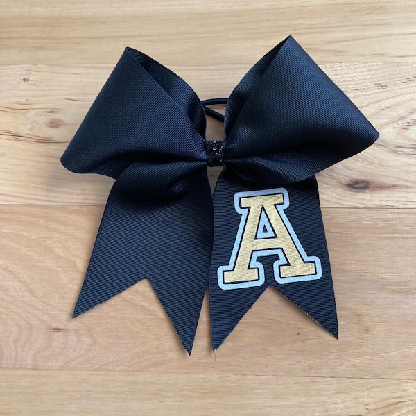 Cheer bows with team letter on bottom tail. Bows made in your team colors. Comment ribbon color and glitter colors at Checkout. Cheer bow