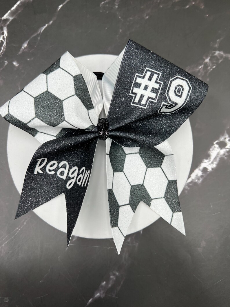 Custom Soccer bow made in your team colors. Price listed is per bow. Soccer , custom bow, team bows, Soccer bow, custom soccer bow bild 12